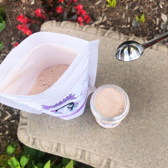 Plant Based Dry Shampoo Hair Booster Powder Organic / Urban Eco Beauty - Picture 9 of 14